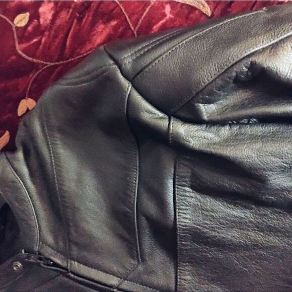Men's Black Leather Jacket - Picture 12 of 16